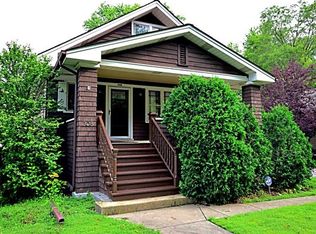 308 Olmsted Rd, Riverside, IL 60546