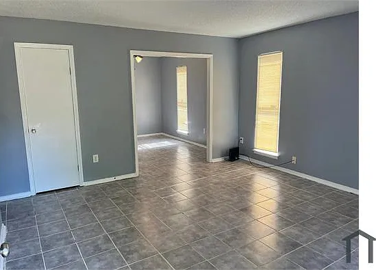 3273 Ridgemont Rd — Photo 4