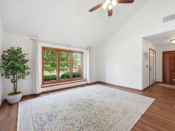 5th image of 14723 Buckthorn Ct