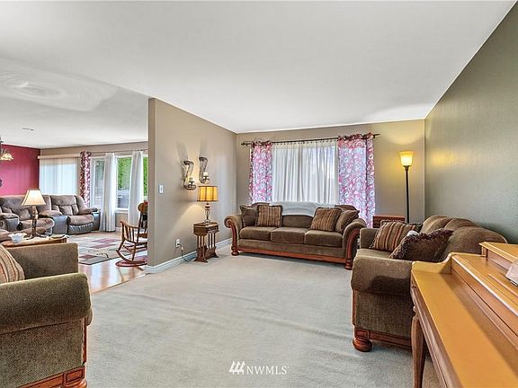 4th image of 937 Alderwood Ln