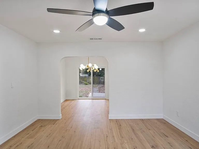 4118 Howard Ave — Photo 9