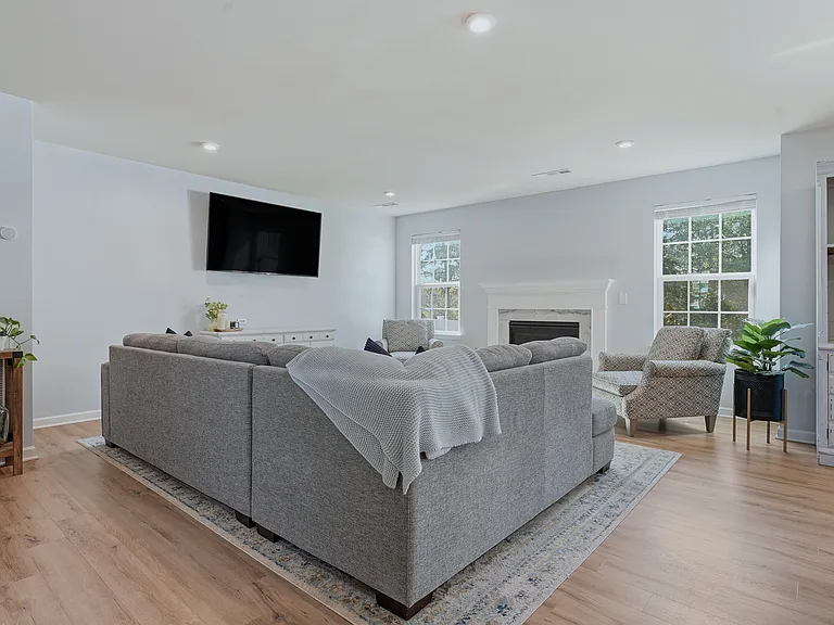838 Dean Dr — Photo 5