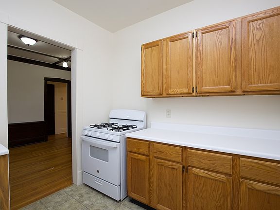 5th image of 2442 W Sunnyside Ave APT 2