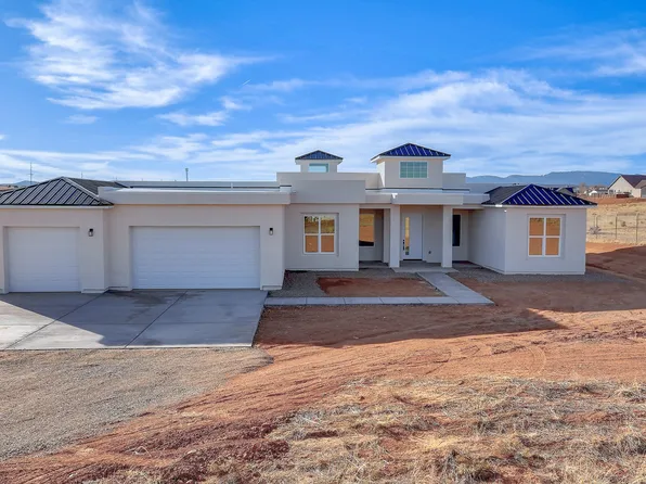 9 Express Dr, Edgewood, NM 87015