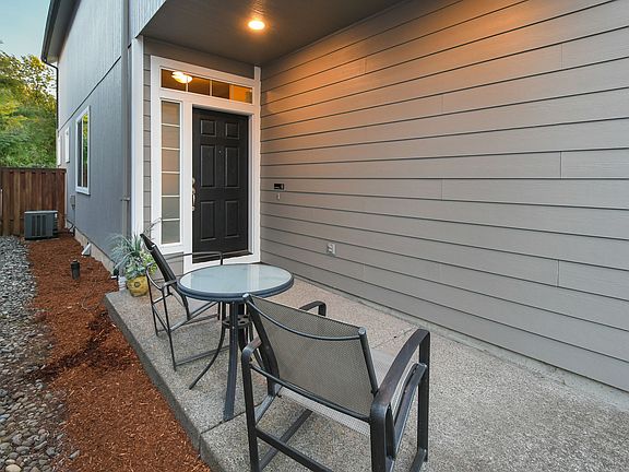 3rd image of 4306 NE 57th Pl