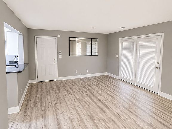 3rd image of 2657 Lenox Rd NE APT 1
