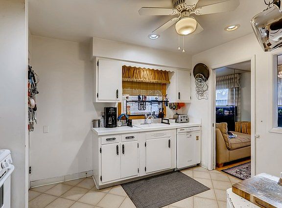 5th image of 8231 Kildare Ave