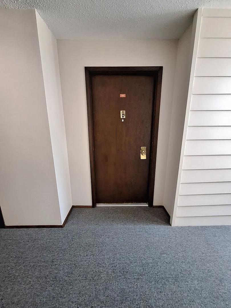 Brookside Manor — Photo 2