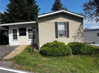 6 Singleton Dr, New Hartford, NY 13413