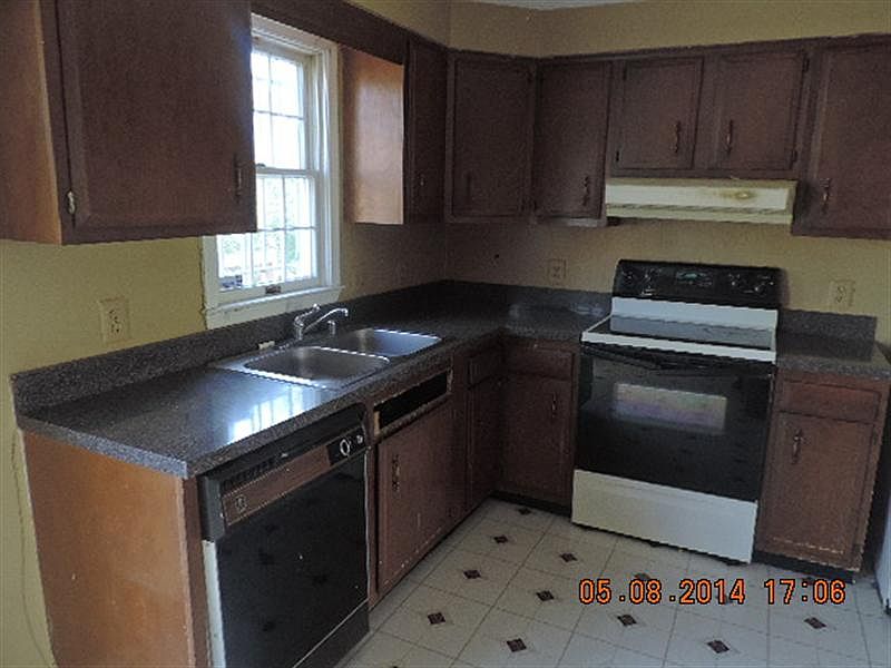 2nd image of 3704 Brenbrook Dr
