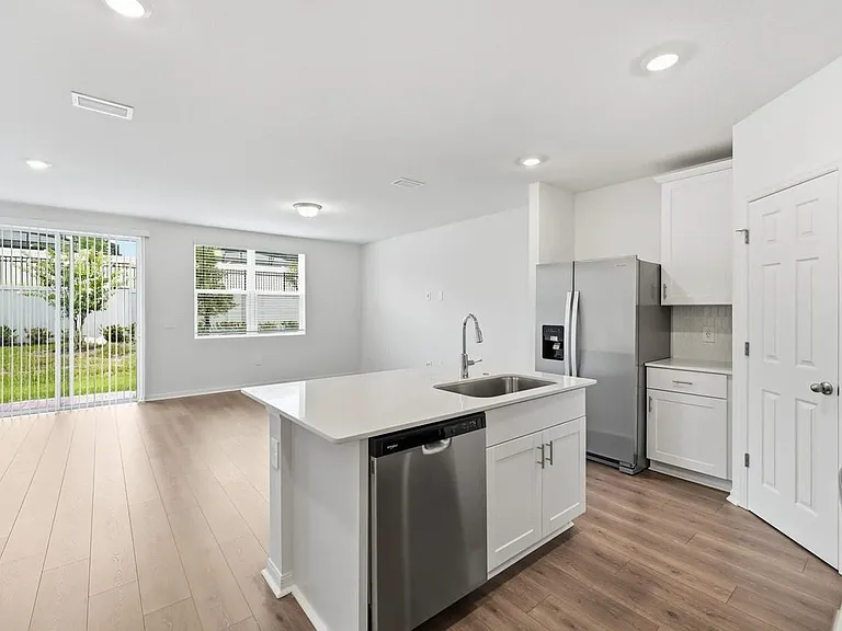 16326 Bird Of Paradise Ave — Photo 2