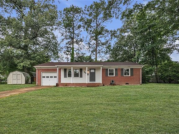 3rd image of 885 Butte Cir
