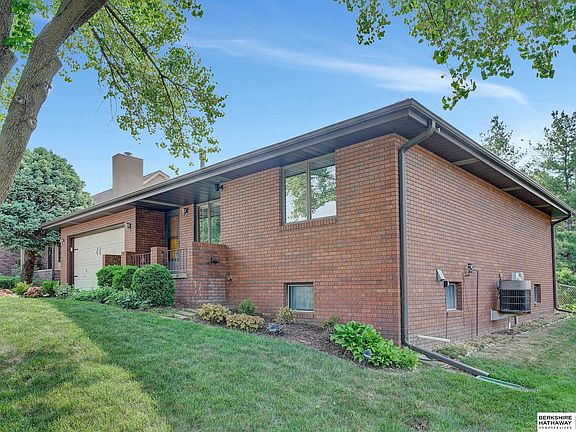 3rd image of 6021 Fleetwood Dr