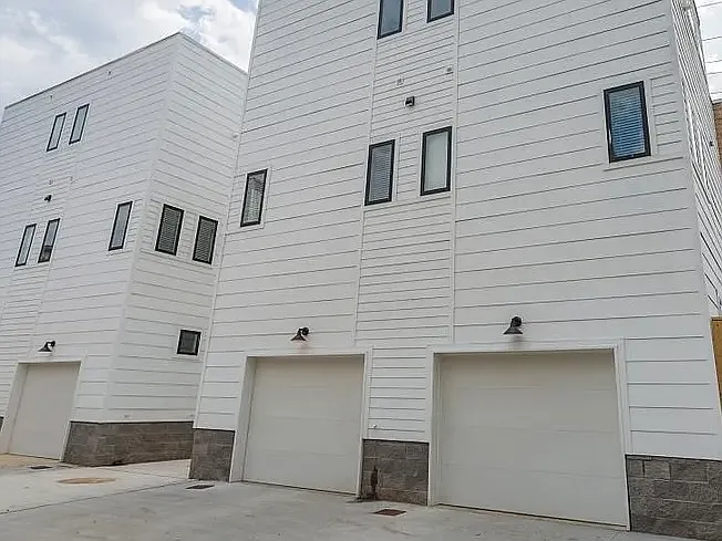 1 bed, 1.5 bath, 674 sqft, $2,495 — Photo 2