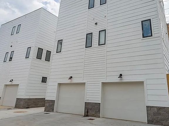 private single car garage