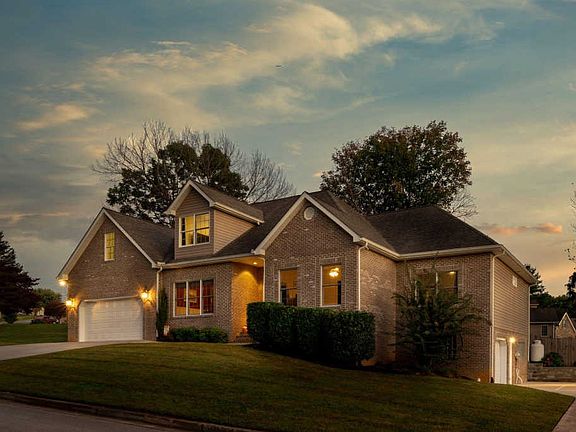 2nd image of 221 Lizzy Dr