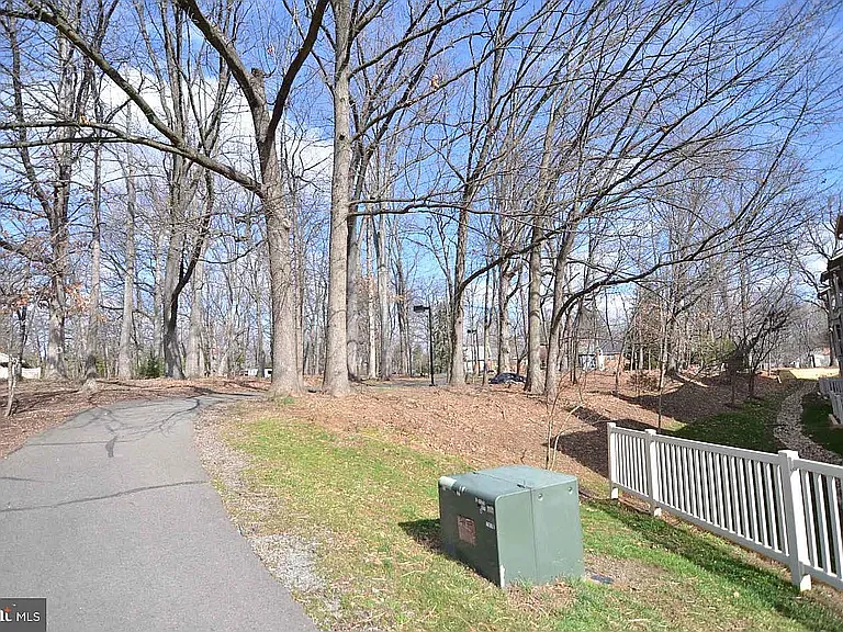 1707 Ascot Way #E — Photo 45