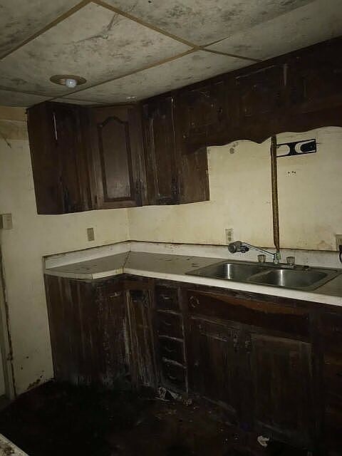 kitchen , need ceiling roof