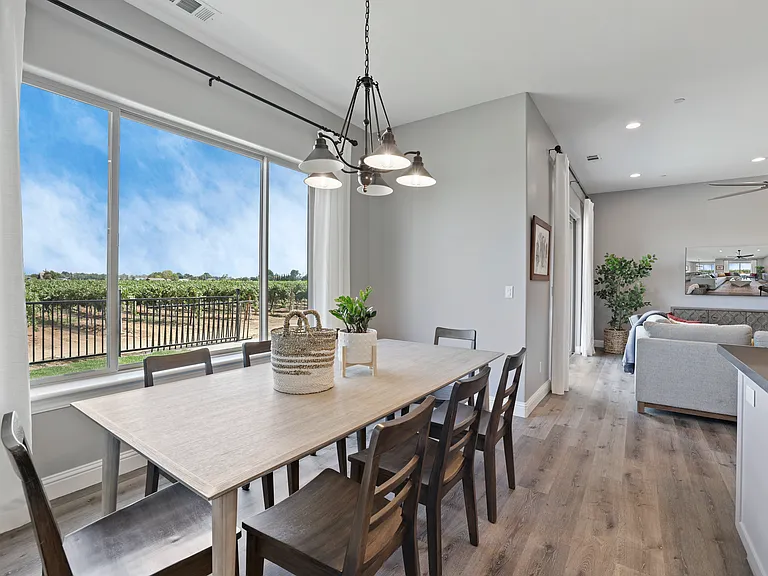 9467 E Jahant Rd — Photo 31