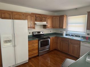 6061 Rollingreen Dr, Winston Salem, NC 27103