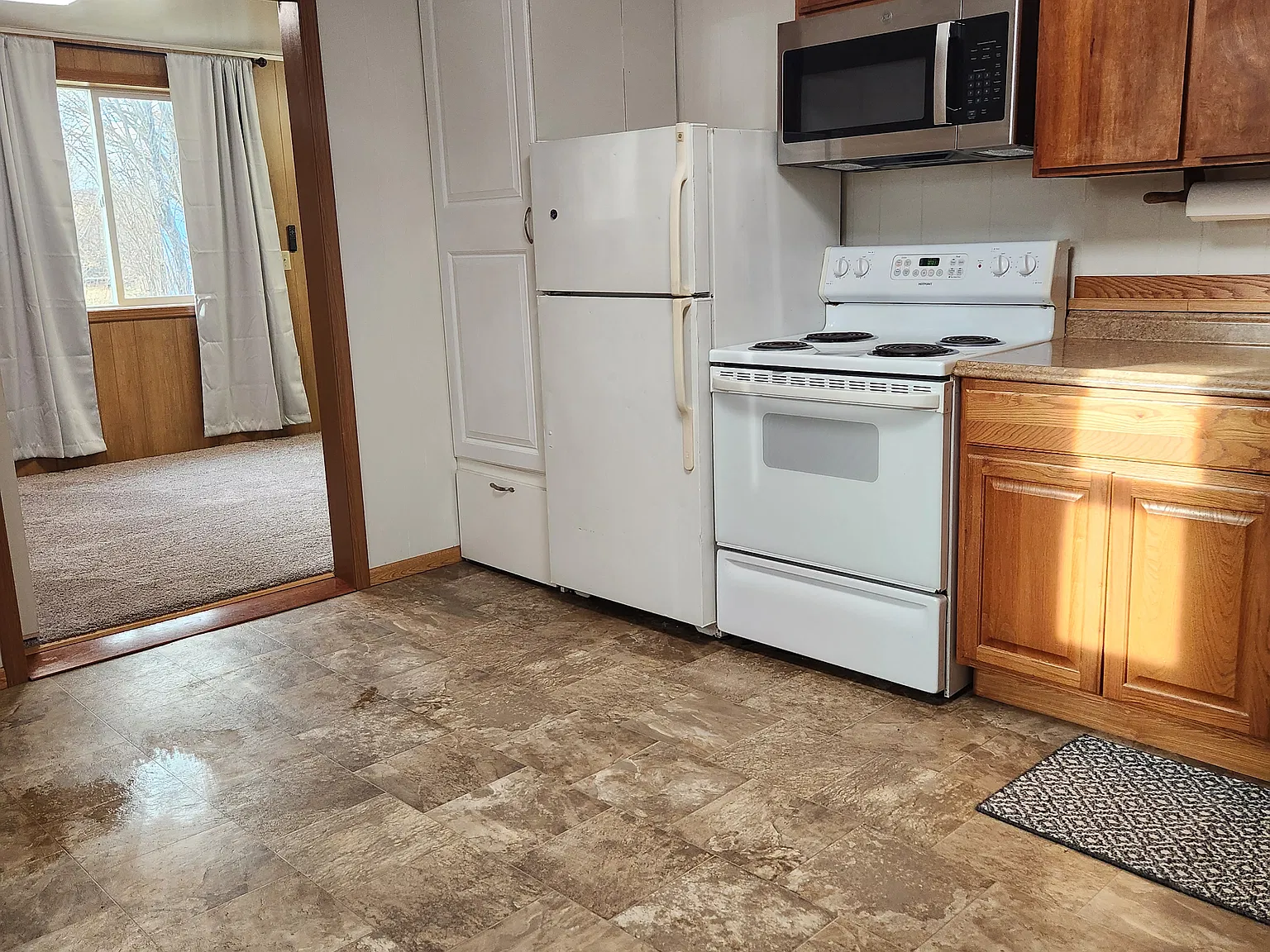 677 Happyjack St — Photo 3