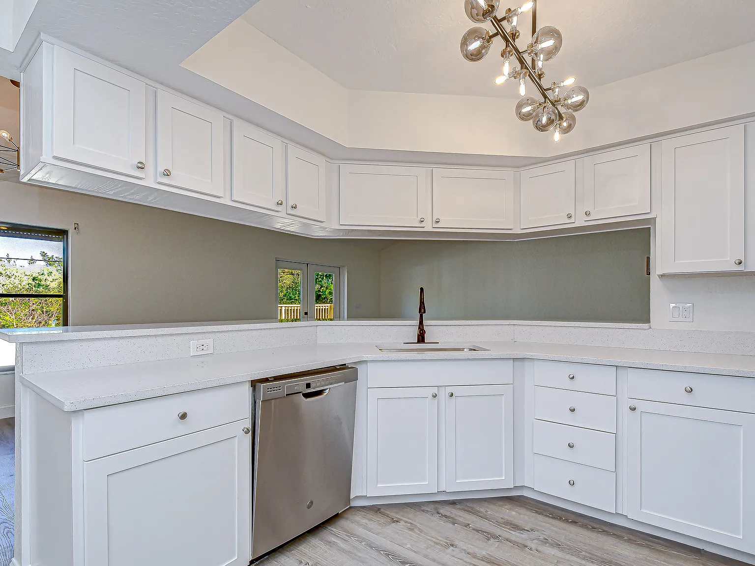 3 bed, 1872 sqft, $3,988 — Photo 3