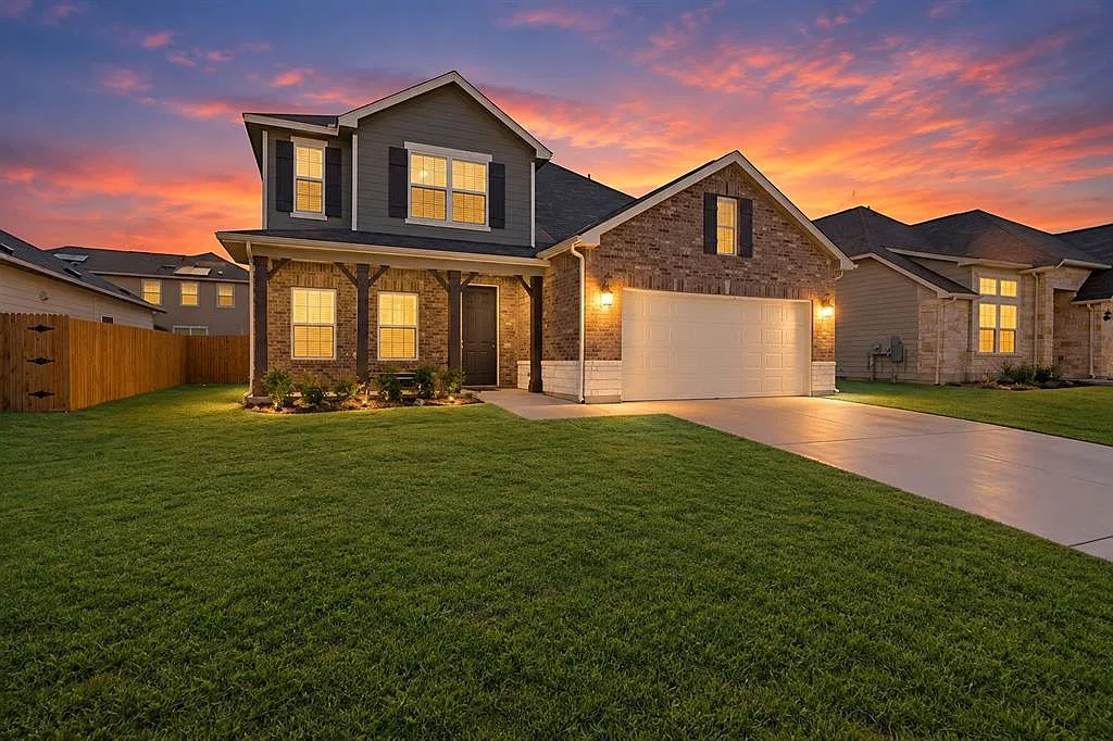 4 bed, 3.5 bath, 2558 sqft, $2,450 — Photo 1