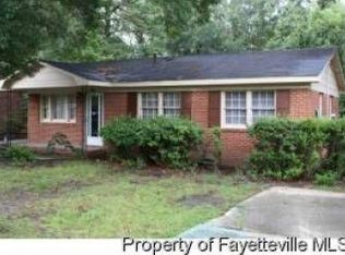 961 Louise Cir, Fayetteville, NC 28314