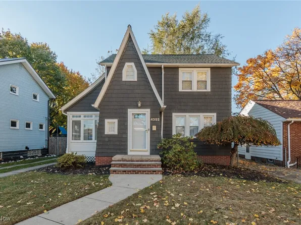 4352 W 211th St, Fairview Park, OH 44126