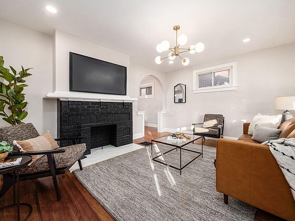 4th image of 264 Southwood Ave