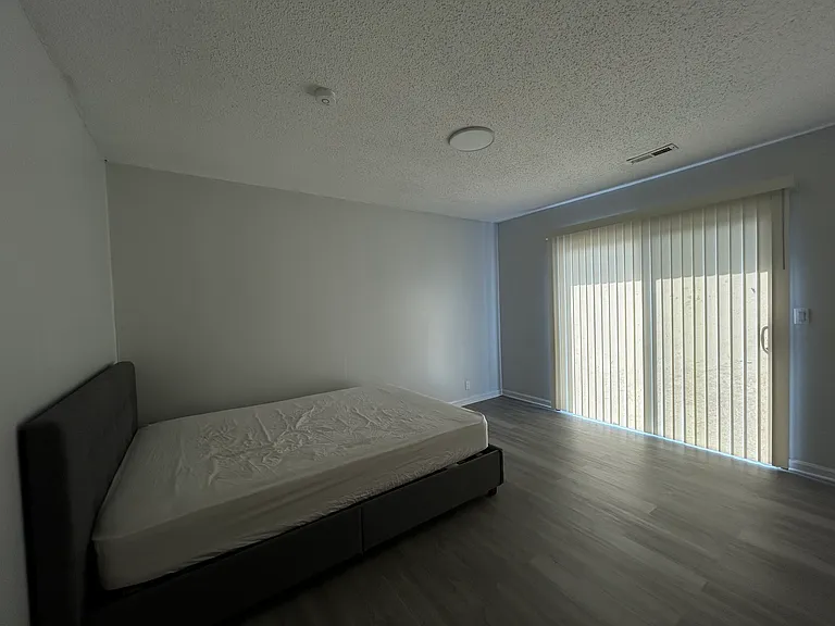 2423 Morningside Dr — Photo 3