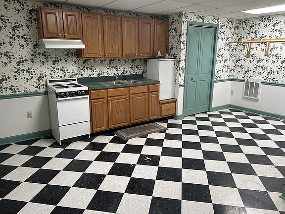 4th image of 8509 Winchester Ave