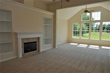 4th image of 514 Hyannis Port Cir
