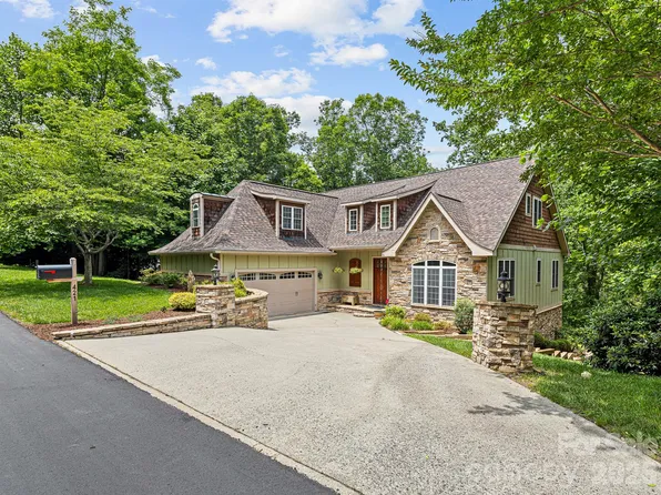 421 Purple Finch Ct, Arden, NC 28704