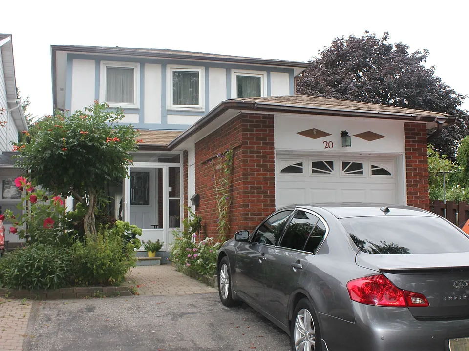 20 Nootka Cres #LOWER