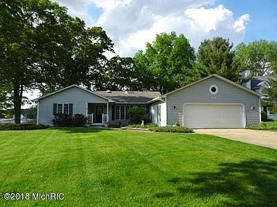 2nd image of 520 Woods Dr