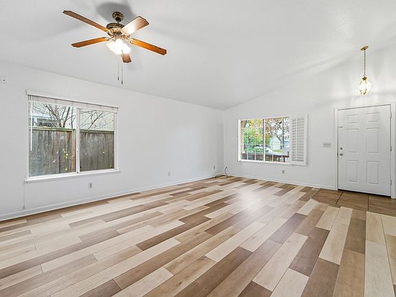 5th image of 4121 Deaton Dr