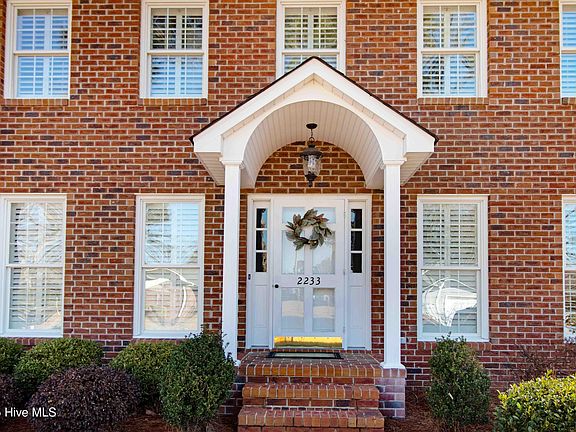 4th image of 2233 Northridge Place