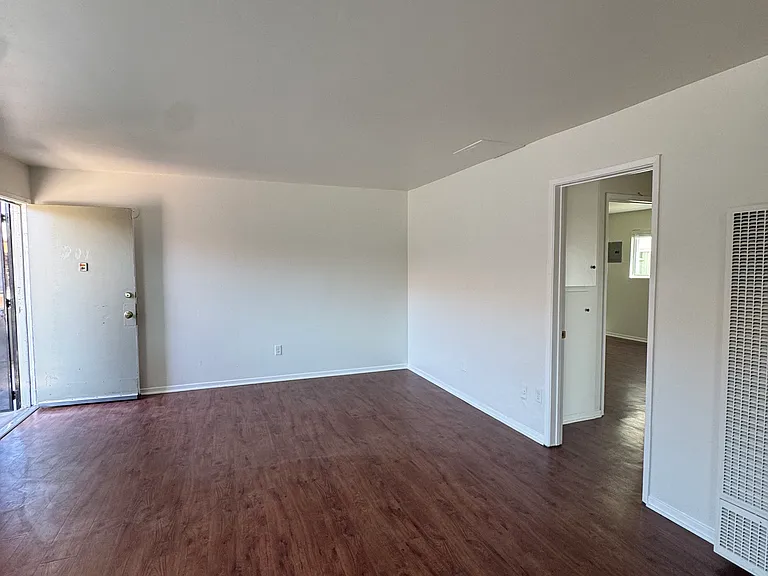 2666 Ellendale Pl #201 — Photo 2