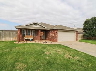 308 Hutcheson Ave, Wolfforth, TX 79382