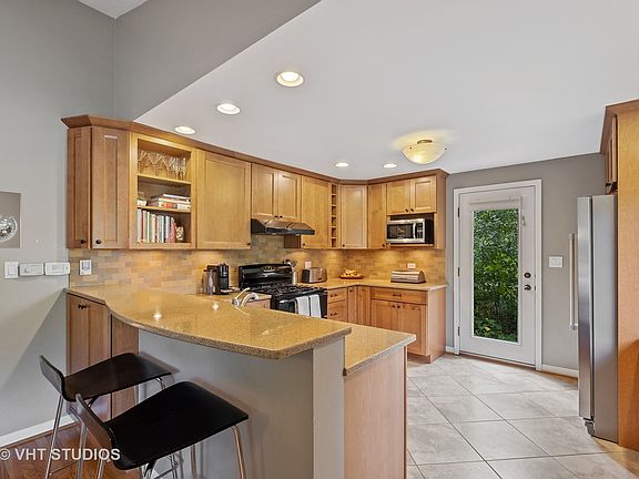 5th image of 466 Orchard Ln