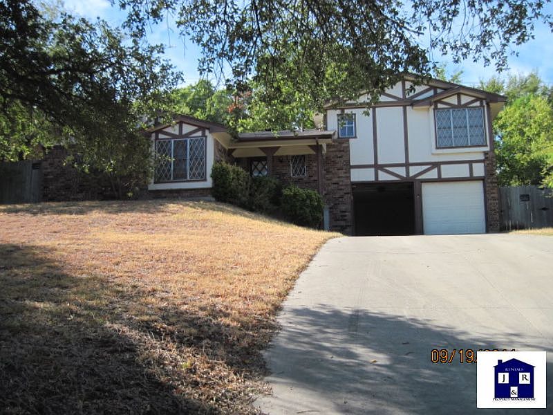 1st image of 632 Manning Dr