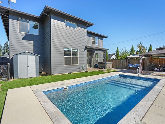 4th image of 1053 NE 16th Ave
