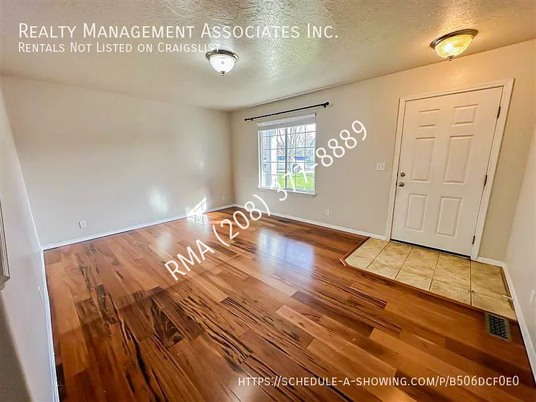 3027 N Betula Ave — Photo 3