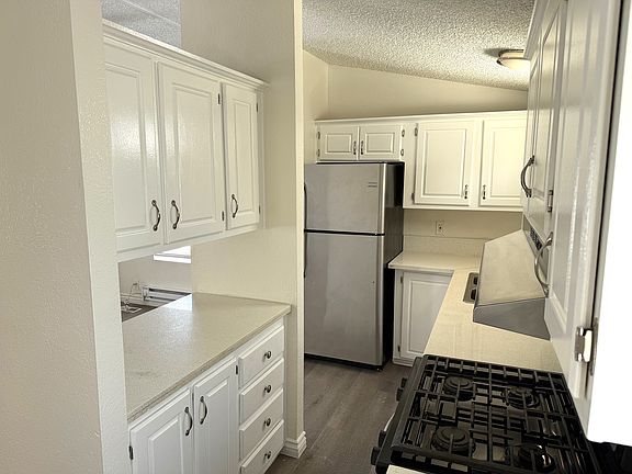 4th image of 133 E 16th St Space 20