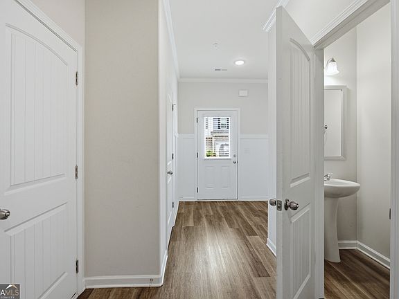 4th image of 8684 Lakeview Cmns #48