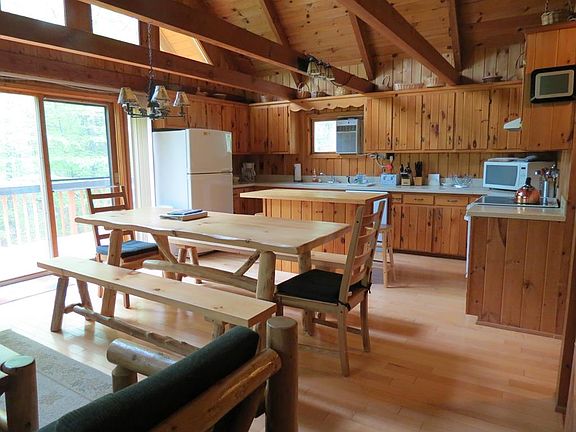 4th image of 29 Algonquin Ln