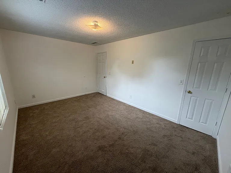 1613 Fort Perry Way — Photo 21