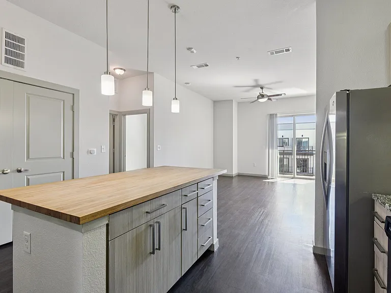 Rivera on Broadway Apartments — Photo 86