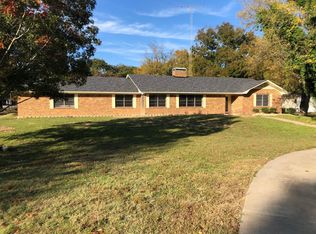 203 E Murchison St, Frankston, TX 75763